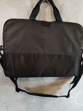 Bagsmart Black Laptop/Messenger Bag/Briefcase with Shoulder Strap